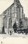 3028 Gezicht op de Domkerk te Utrecht vanaf het Munsterkerkhof uit het zuidwesten.N.B. De straatnaam Munsterkerkhof is ...